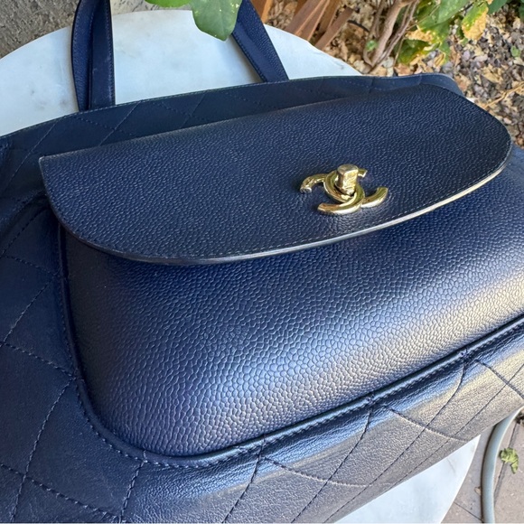 Chanel Calfskin & Caviar Daily Round Tote - Picture 6 of 15